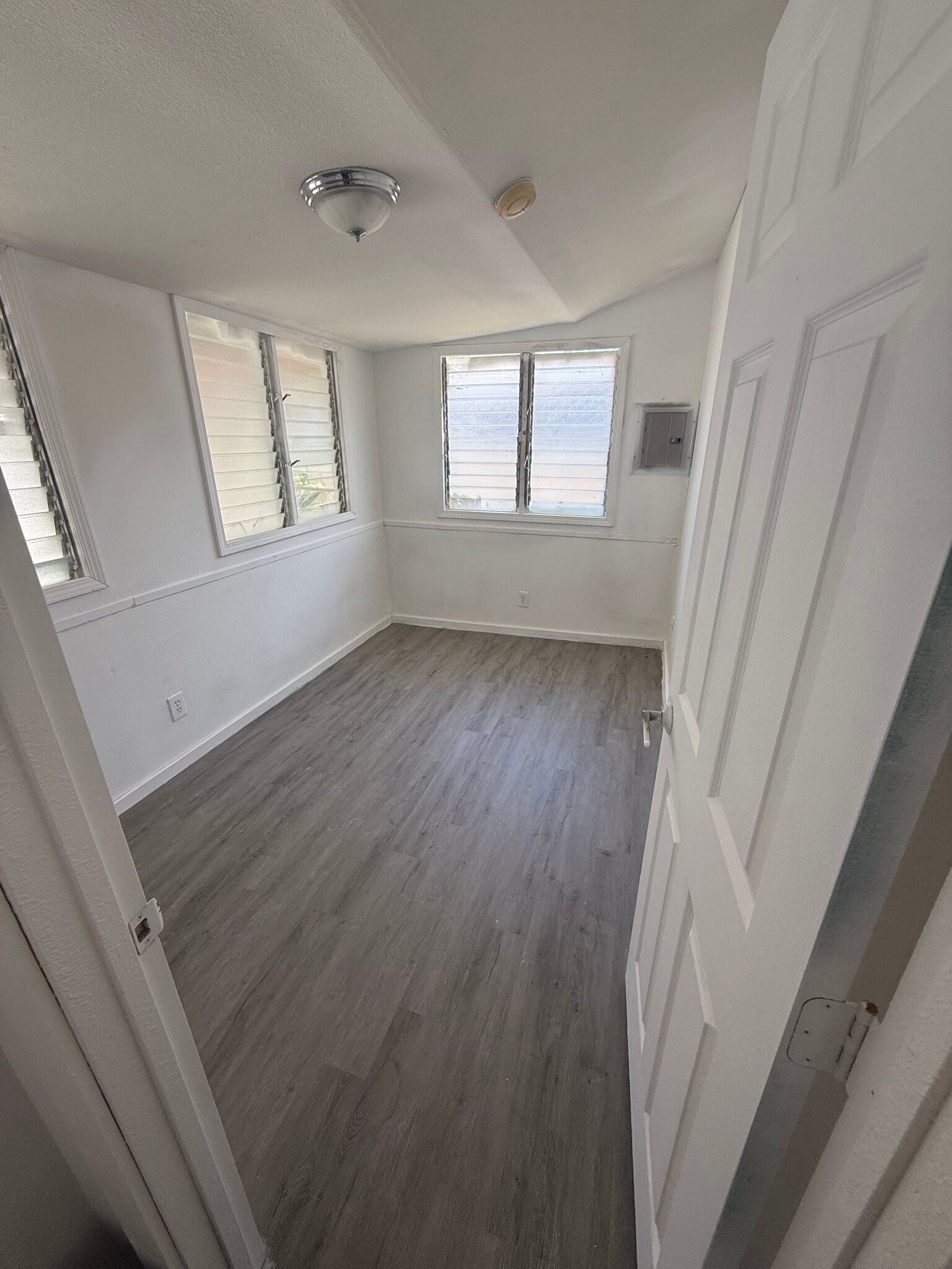 Building Photo - 87-118-118 Alapaki St