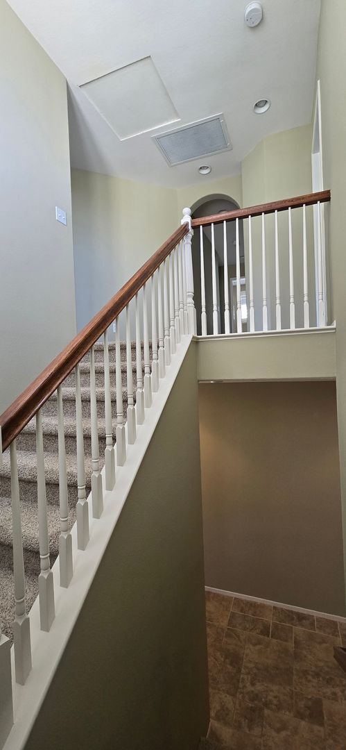 Building Photo - Pristine Chapman Heights Home on Golf Course!