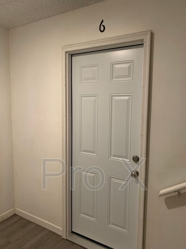 Building Photo - 2037 S River St