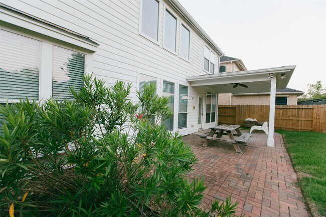 Building Photo - 20911 Avery Cove Ln