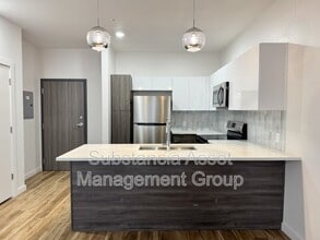 Building Photo - 1653 Midtown Pl