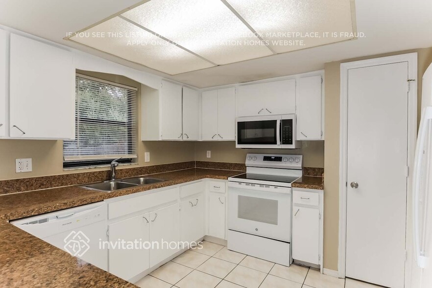 Building Photo - 1517 Kestrel Way