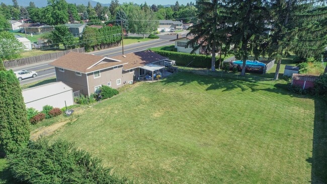 Building Photo - Freshly Updated 2 Bed 1 Bath Spokane Valle...