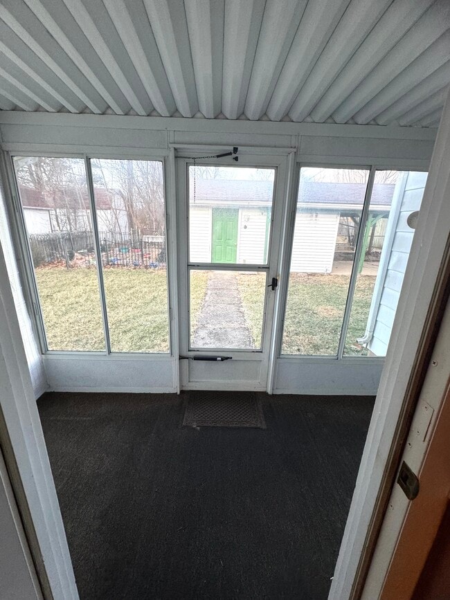 Building Photo - 15 W Worley Ave