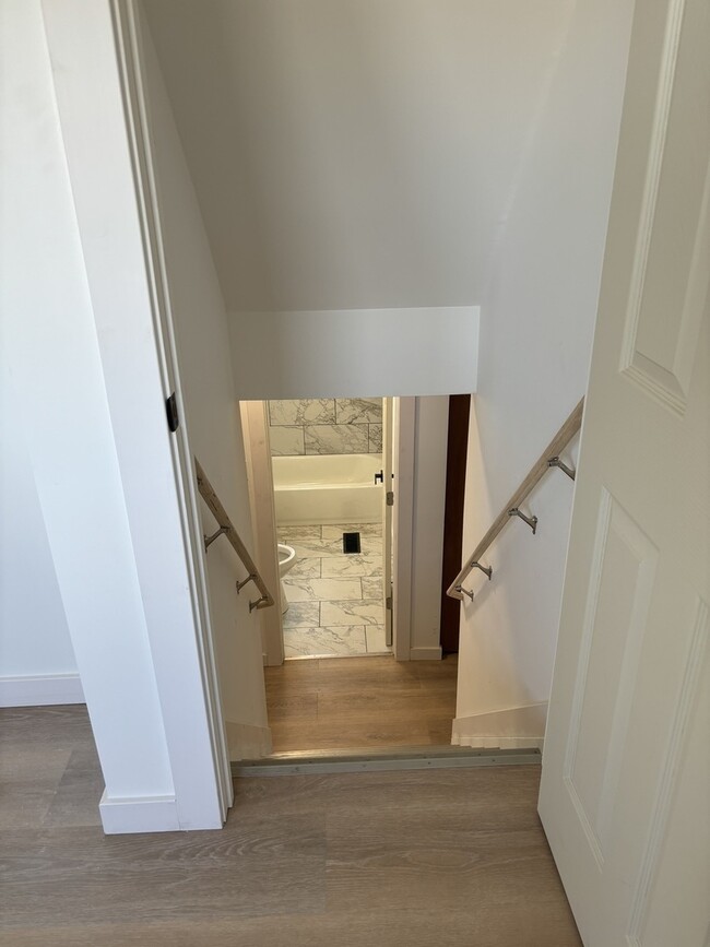 Building Photo - 1650 Division St