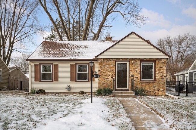Primary Photo - 3236 Idaho Ave S