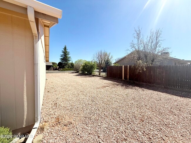 Building Photo - 4150 N Kachina Way