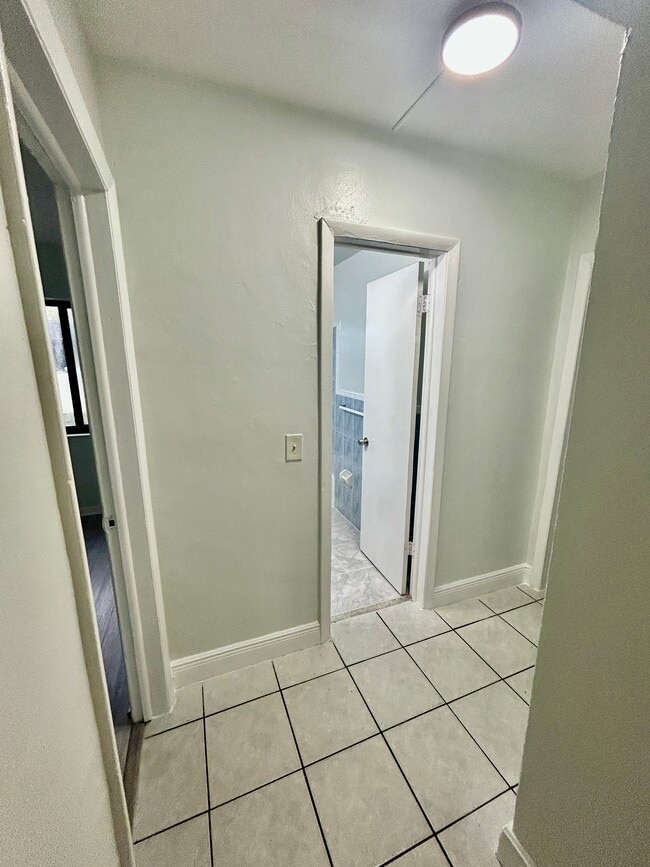 Building Photo - WEJ 13550 LLC - 2252