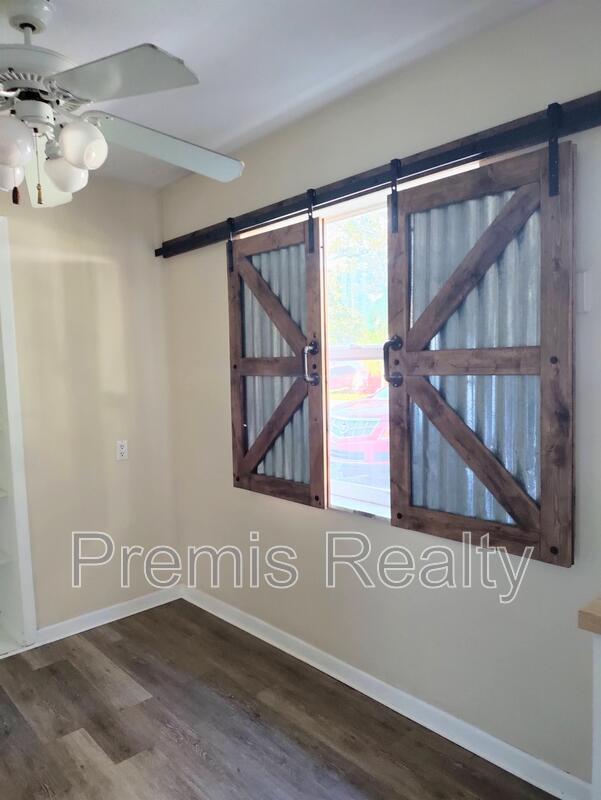 Building Photo - 6764 297th Ave N