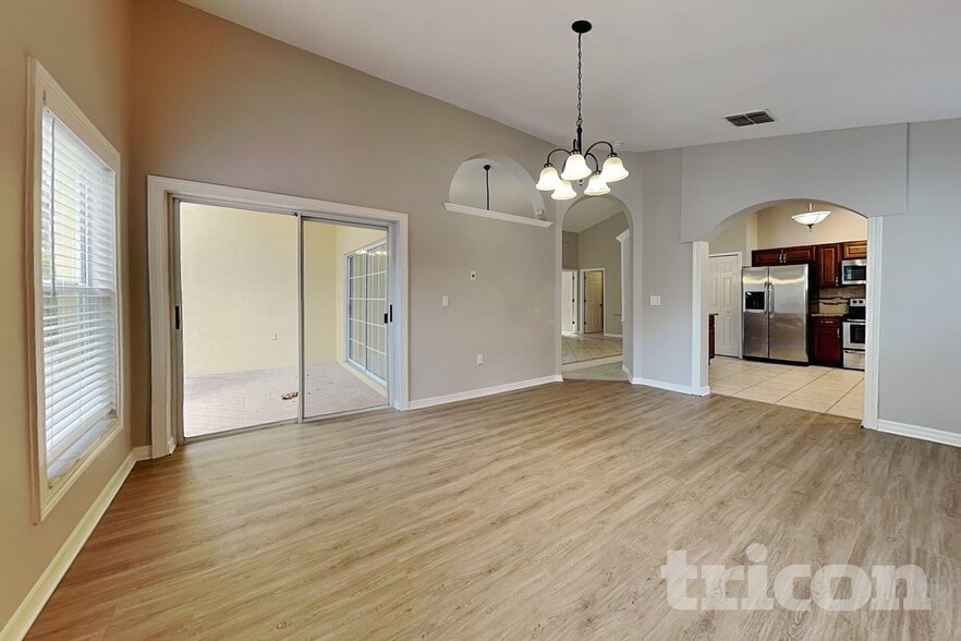 Building Photo - 2517 Clareside Dr