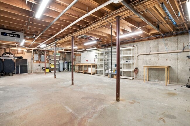 Building Photo - 26 Louise Dr