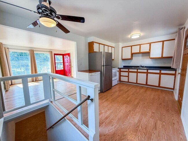 Building Photo - 6119 N Braeburn Dr