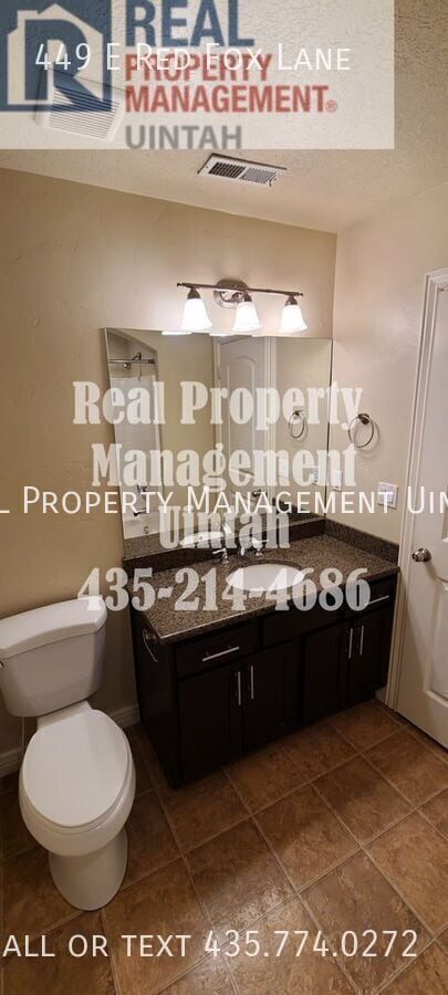 Building Photo - 449 Redfox Ln