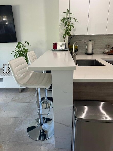 Building Photo - 10923 NW 70th St