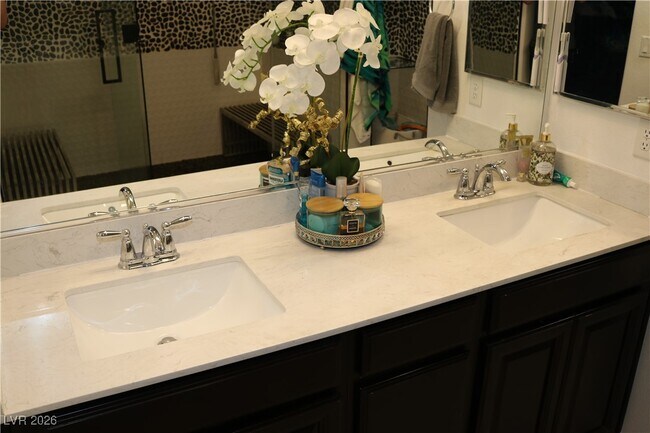 Building Photo - 10 Vicolo Sebino