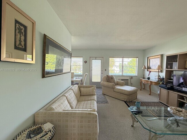 Building Photo - 90 Easthampton D