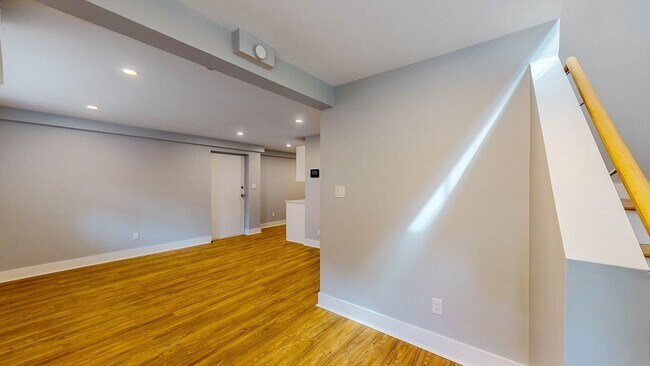 Building Photo - 132 Sherman St