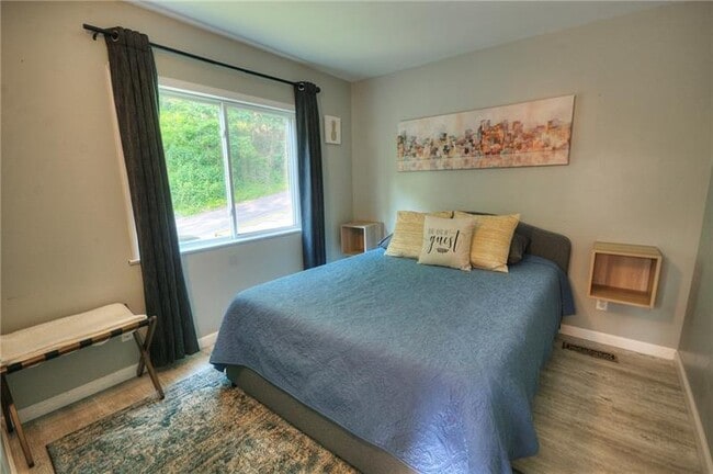 Building Photo - 522 Suffolk St