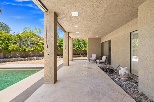 Building Photo - 70520 Gardenia Ct