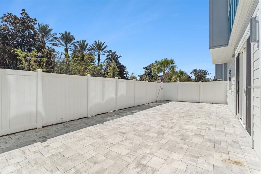 Building Photo - 7760 Sandy Ridge Dr