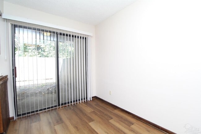 Building Photo - 1455 Acorn Ln