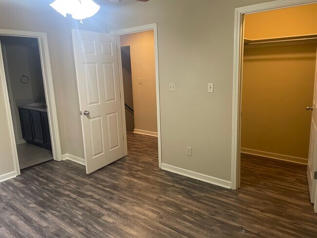 Building Photo - 113 Shadow Peak Ln