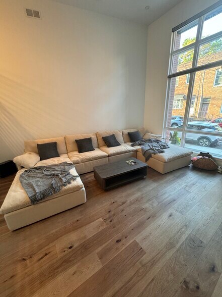 Building Photo - 310 Reed St