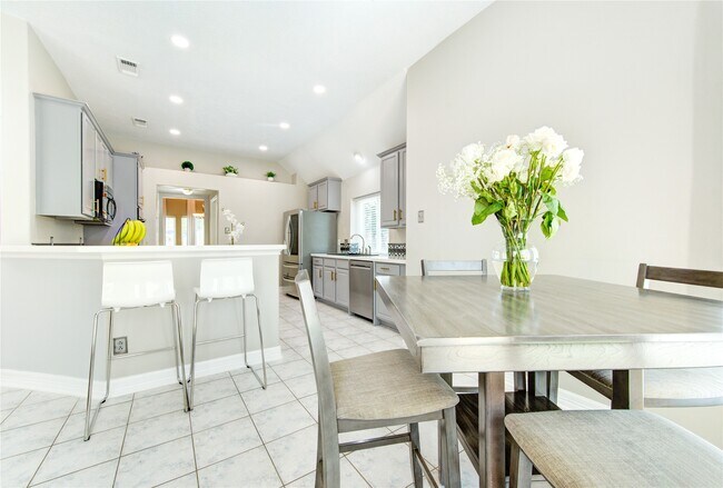 Building Photo - 14323 Rosehill Estates Ln