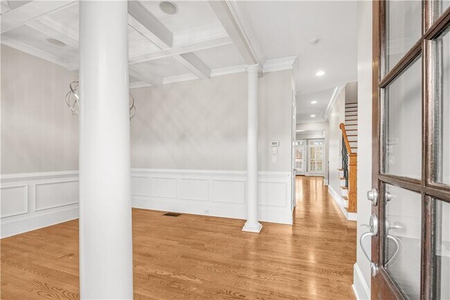 Building Photo - 250 Mystic Ridge Hill