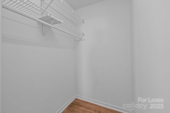 Building Photo - 6203 Rosecroft Dr