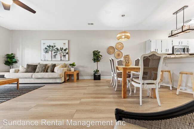 Building Photo - 2 br, 2.5 bath House - 450 S. Geronimo Str...