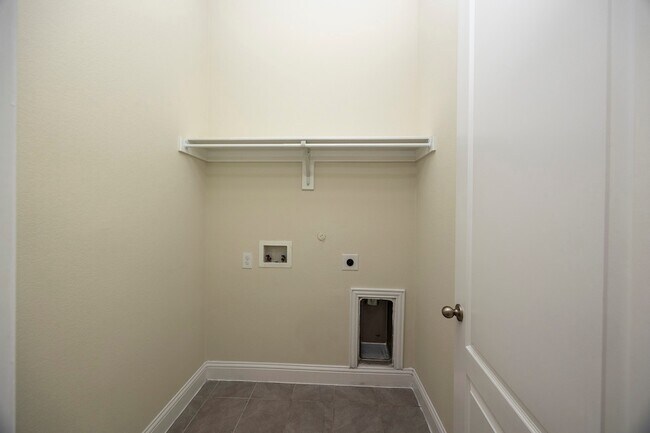 Building Photo - 5313 Basham Ln