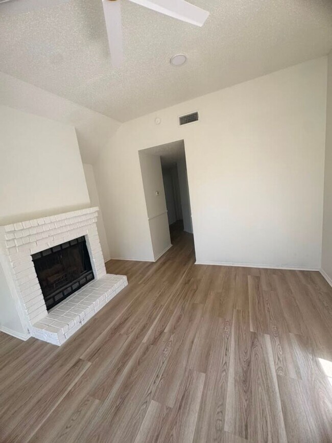 Building Photo - 1715 Windmill Ln