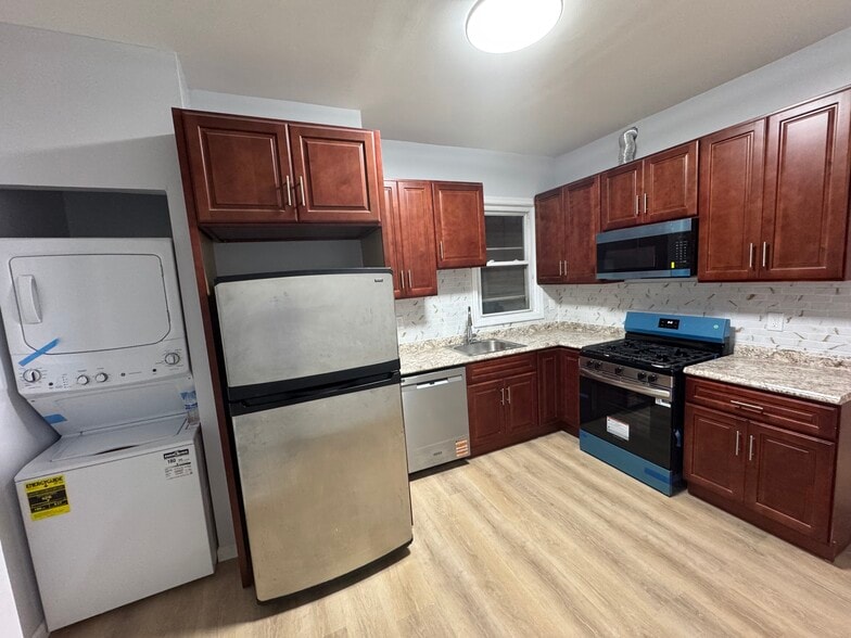 Building Photo - 124 Tuers Ave