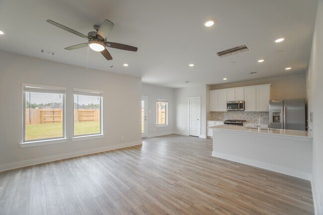 Building Photo - 10530 Preserve Wy