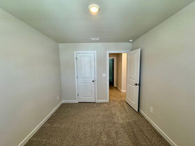 Building Photo - 3BR/2.5BA Townhouse in Monroe