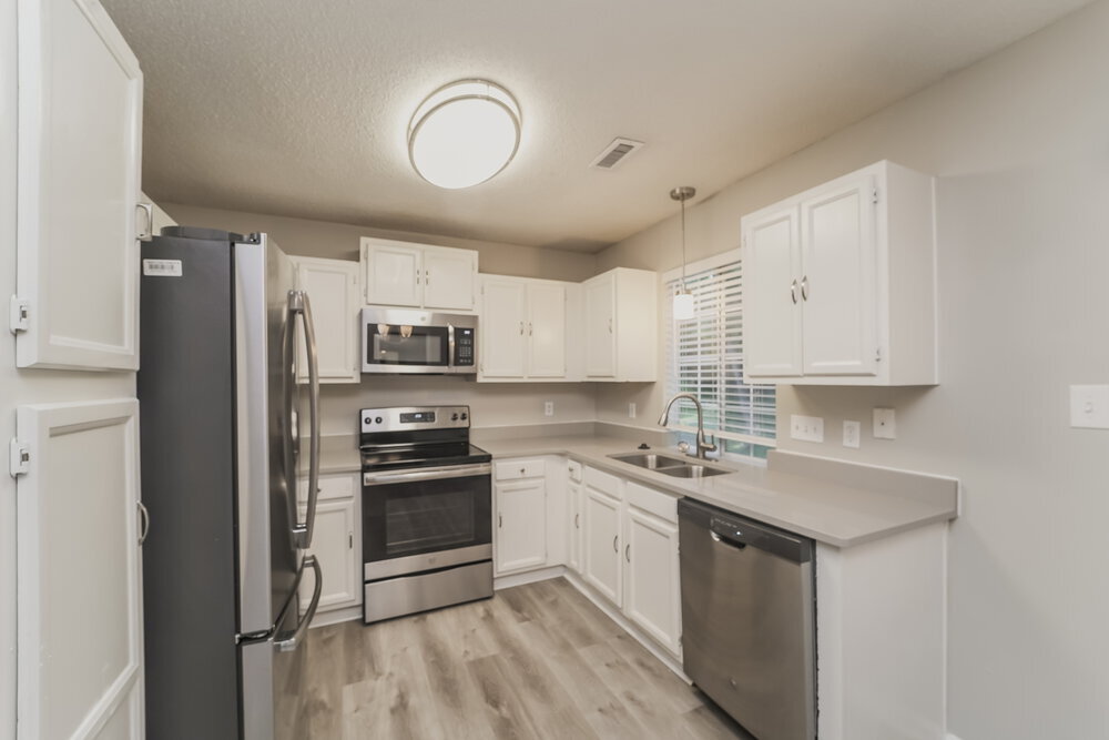 Building Photo - 9000 Oren Thompson Rd