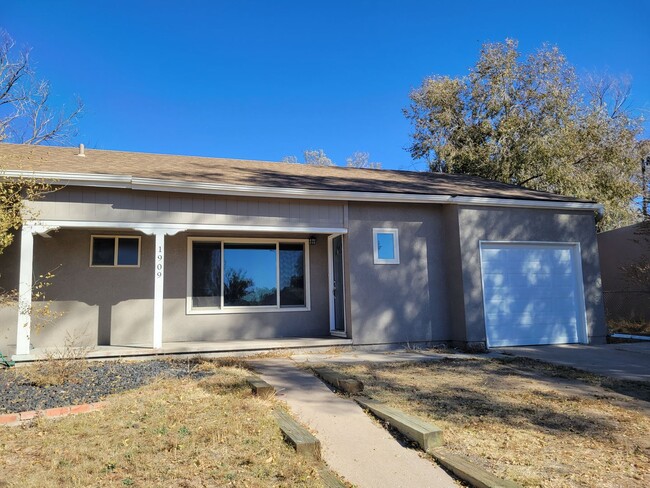 Primary Photo - Newly Remodeled 3 Bedroom Ranch Available ...