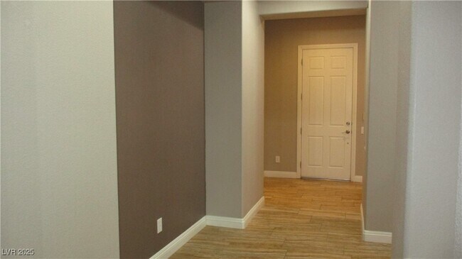 Building Photo - 916 Viscanio Pl