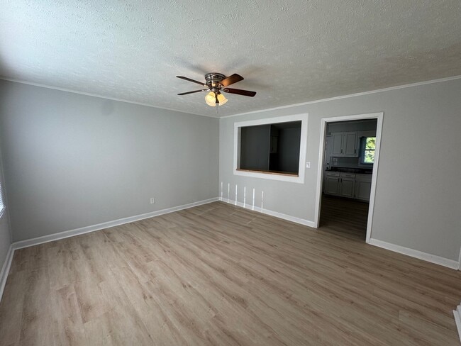 Building Photo - 637 SC-905