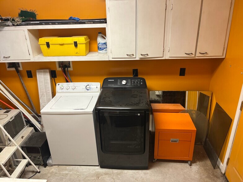 Laundry units - 1732 Ridgeway Ave NW