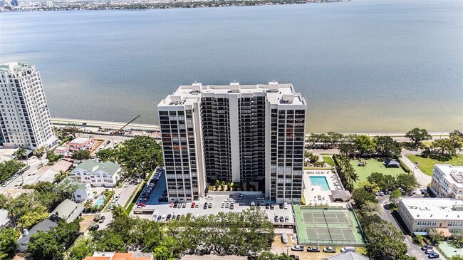 Building Photo - 3301 Bayshore Blvd