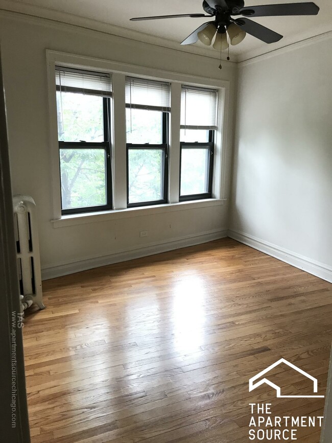 Building Photo - 1423 W Cullom Ave