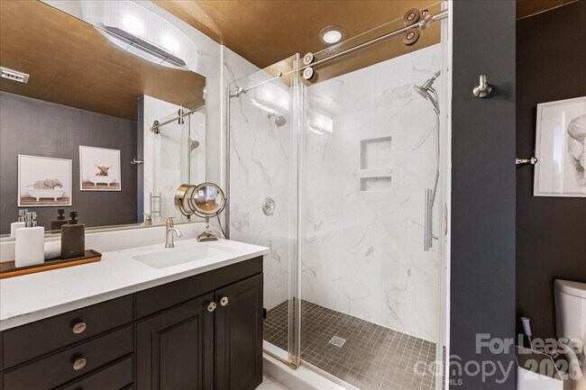 Building Photo - 401 N Church St