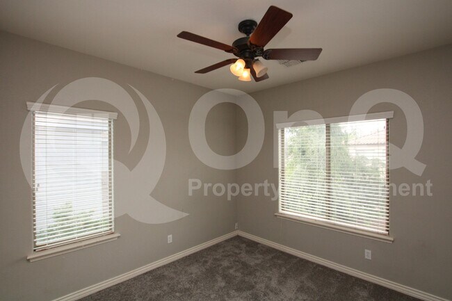 Building Photo - 19134 E Lark Dr