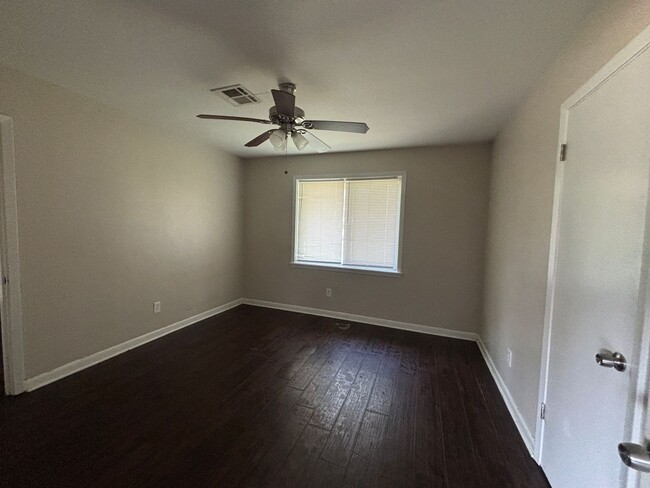 Building Photo - GREAT STARTER HOME IN SOUTH BOSSIER NEAR BABF