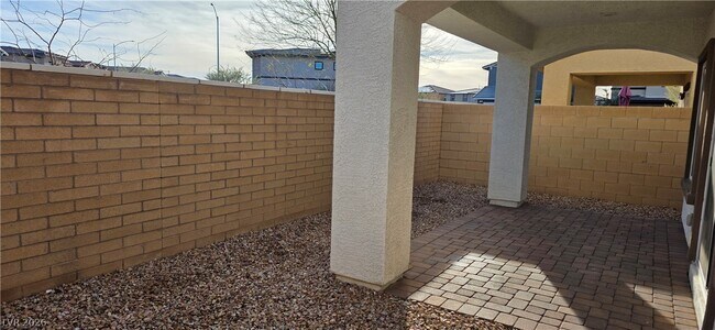 Building Photo - 427 Larksong Ave