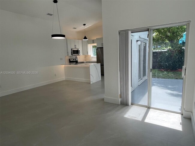 Building Photo - 3325 NW 79th Way