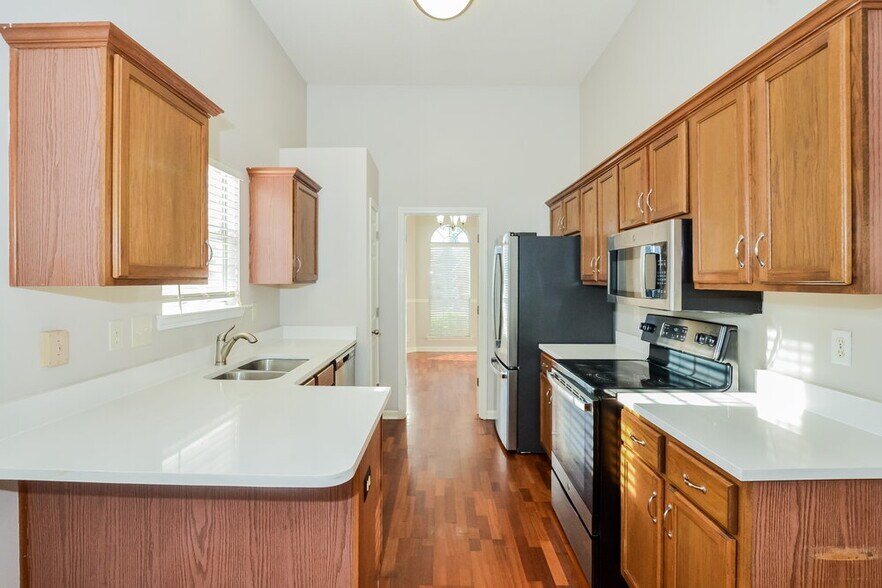 Building Photo - 1058 Green Fern Cove