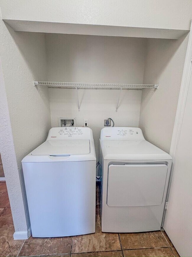 Building Photo - 1827 N Congress Ave